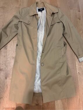 CHIC- Tan Trench Coat